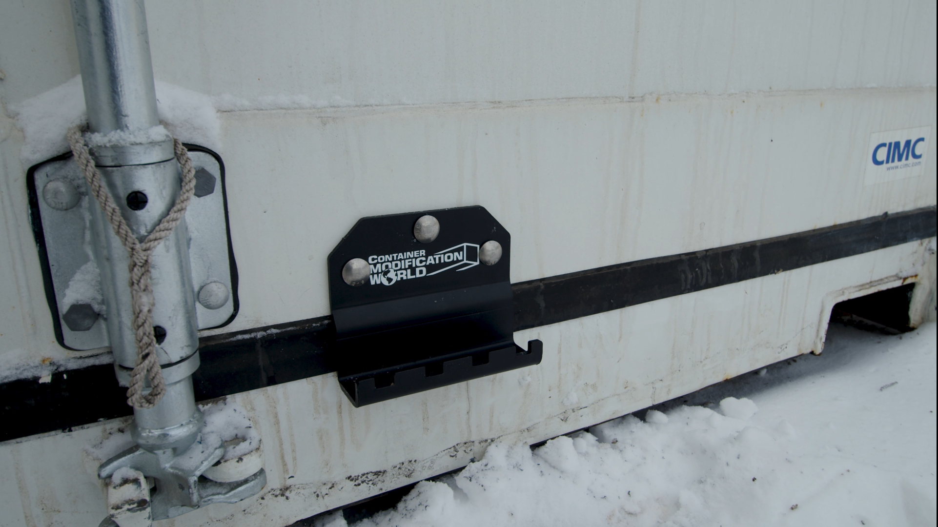 Kick 'N' Close Kick Plate for Shipping Containers/Sea Cans (Protects Your Door Seals)